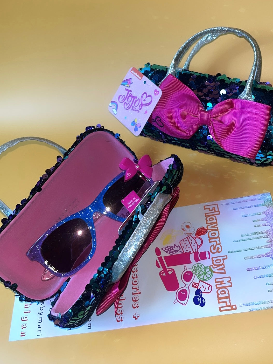 CHARACTER SUNGLASSES W/ CLUTCH