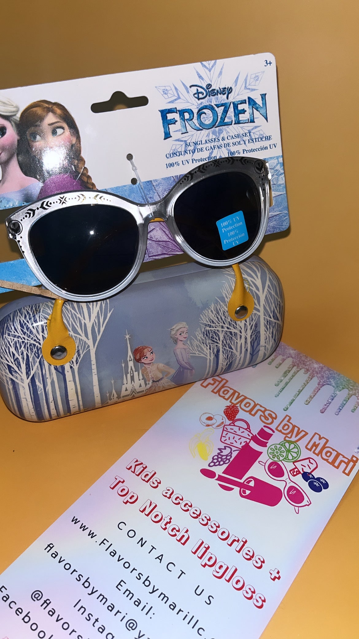 CHARACTER SUNGLASSES W/ CLUTCH