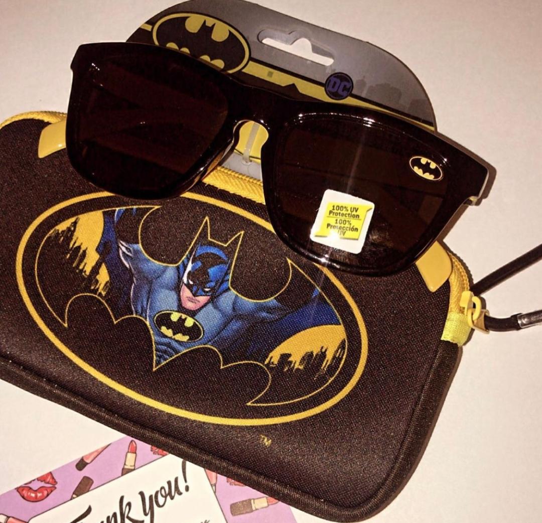 CHARACTER SUNGLASSES W/ CLUTCH