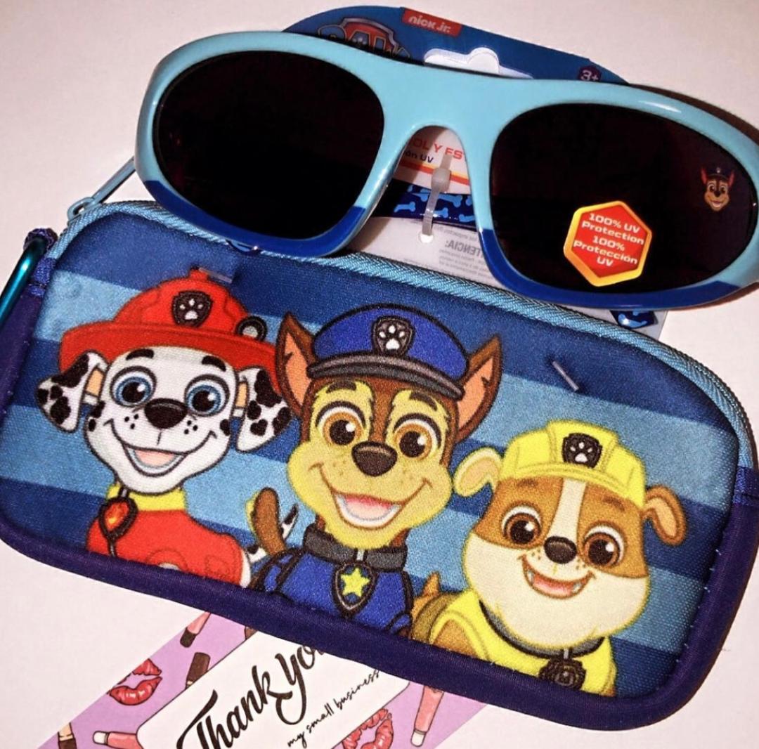 CHARACTER SUNGLASSES W/ CLUTCH